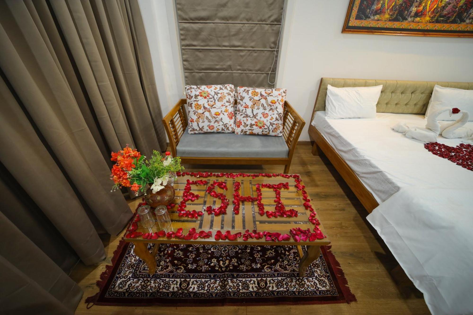 Eshi Resorts And Restaurant - Bhimashankars Jungle Luxury Resort Taleghar Exterior photo